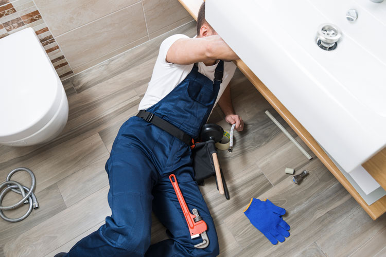 Hot water cylinders, vented and unvented